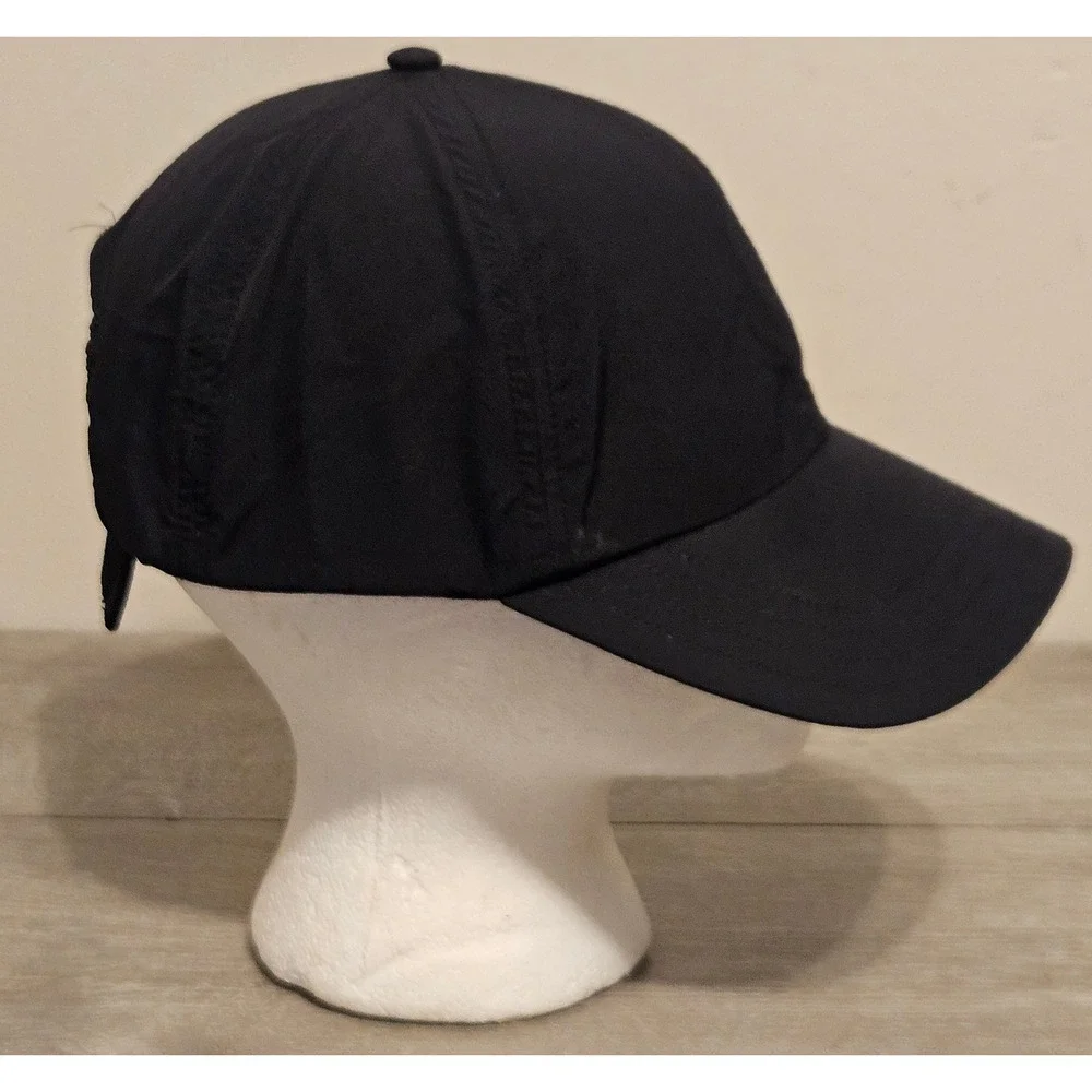 On Running Lightweight Cap Mens Black Adjustable Quantum Hat 2UF30560553